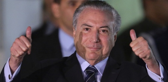 Temer continua internado