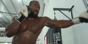 Mondragon lutador de MMA feirense desaparece após entrar no Rio Negro no Amazonas